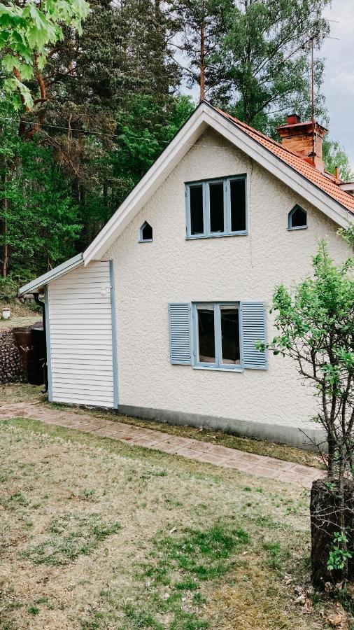Charming House With Wood Stove Near Lake Virserum Екстериор снимка