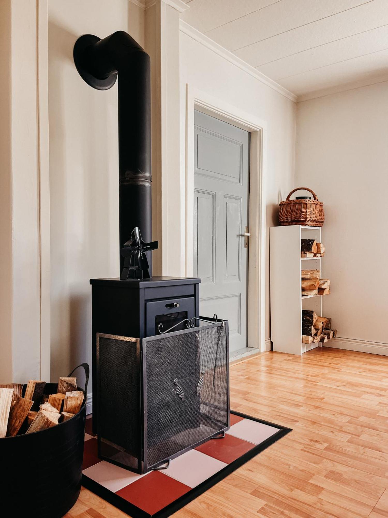Charming House With Wood Stove Near Lake Virserum Екстериор снимка